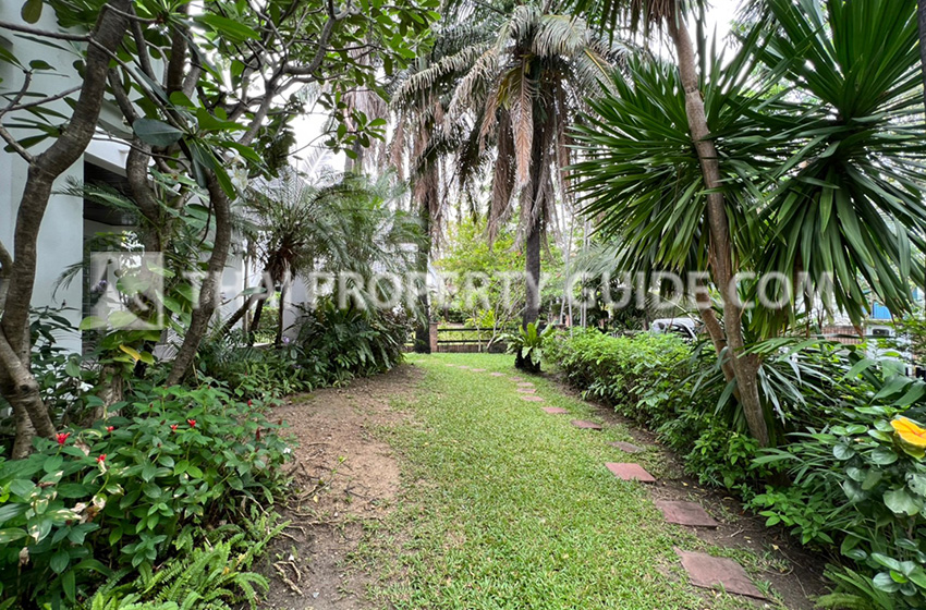 House with Private Pool in Nichada Thani 